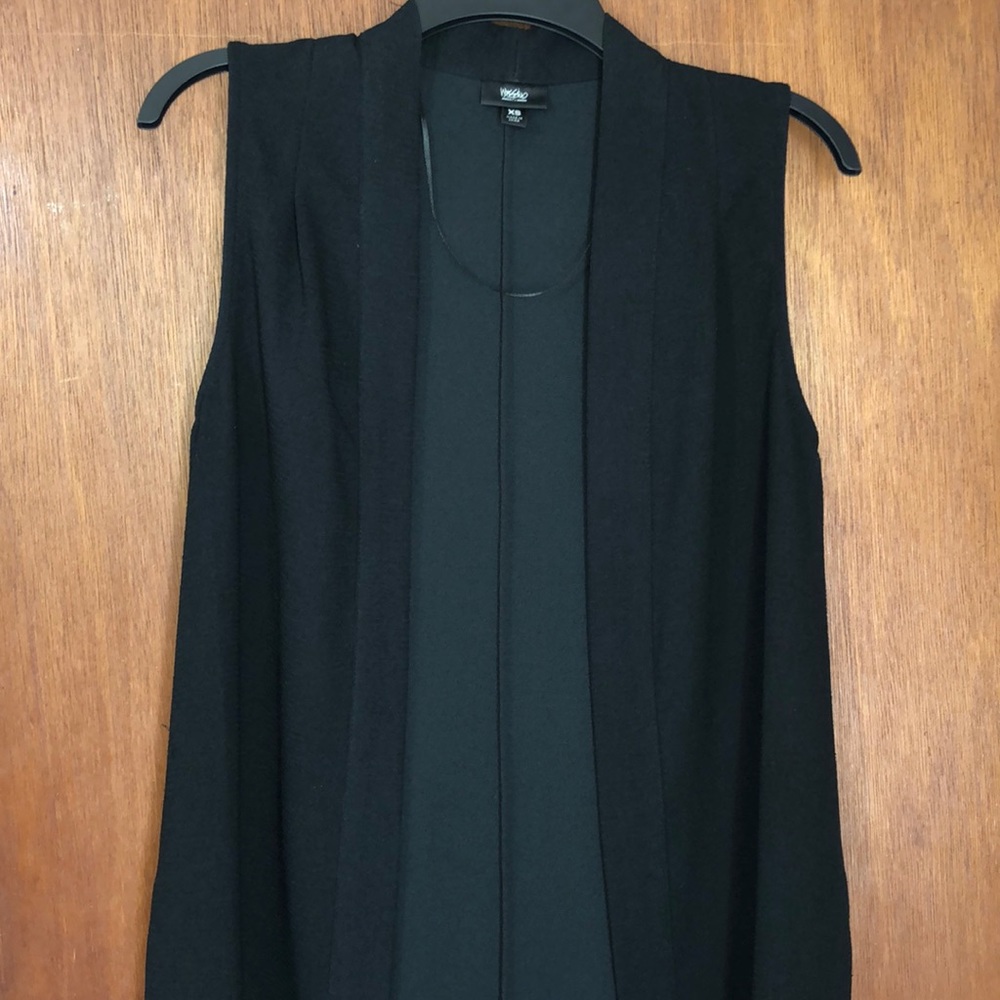 Long black light weight vest